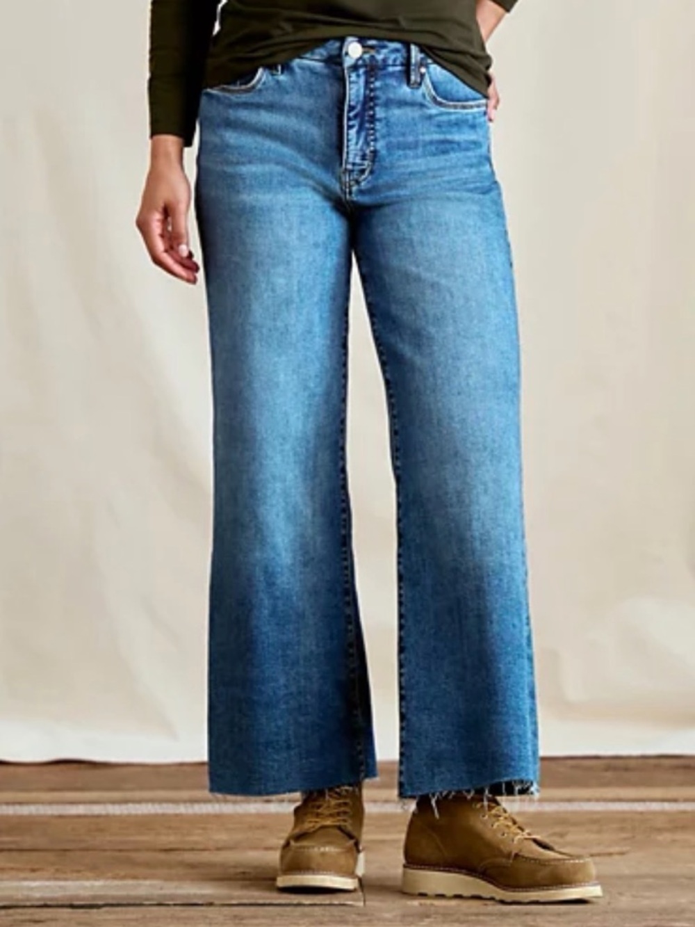 KUT from the Kloth Meg fab ab wide leg
Jeans size 8
